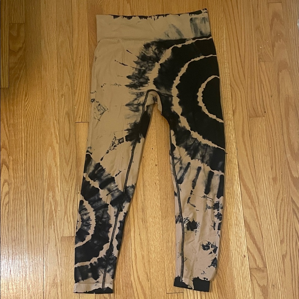 Tie-Dye Black and Tan High-Waist Leggings -Medium NWOT